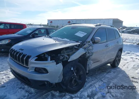 2018 Jeep Cherokee Latitude Fwd из США, поврежденный, VIN 1C4PJLCB9JD621130
